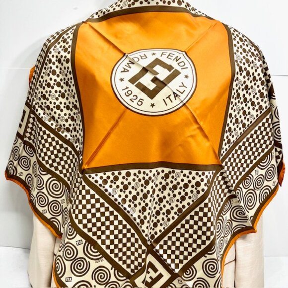 Unused  Fendi 100% Silk Scarf Satin 34"x34 Ivery Brown Orange Made in Italy (22) - Picture 10 of 10